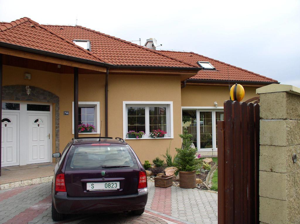 Penzion Rozkos Průhonice Eksteriør bilde